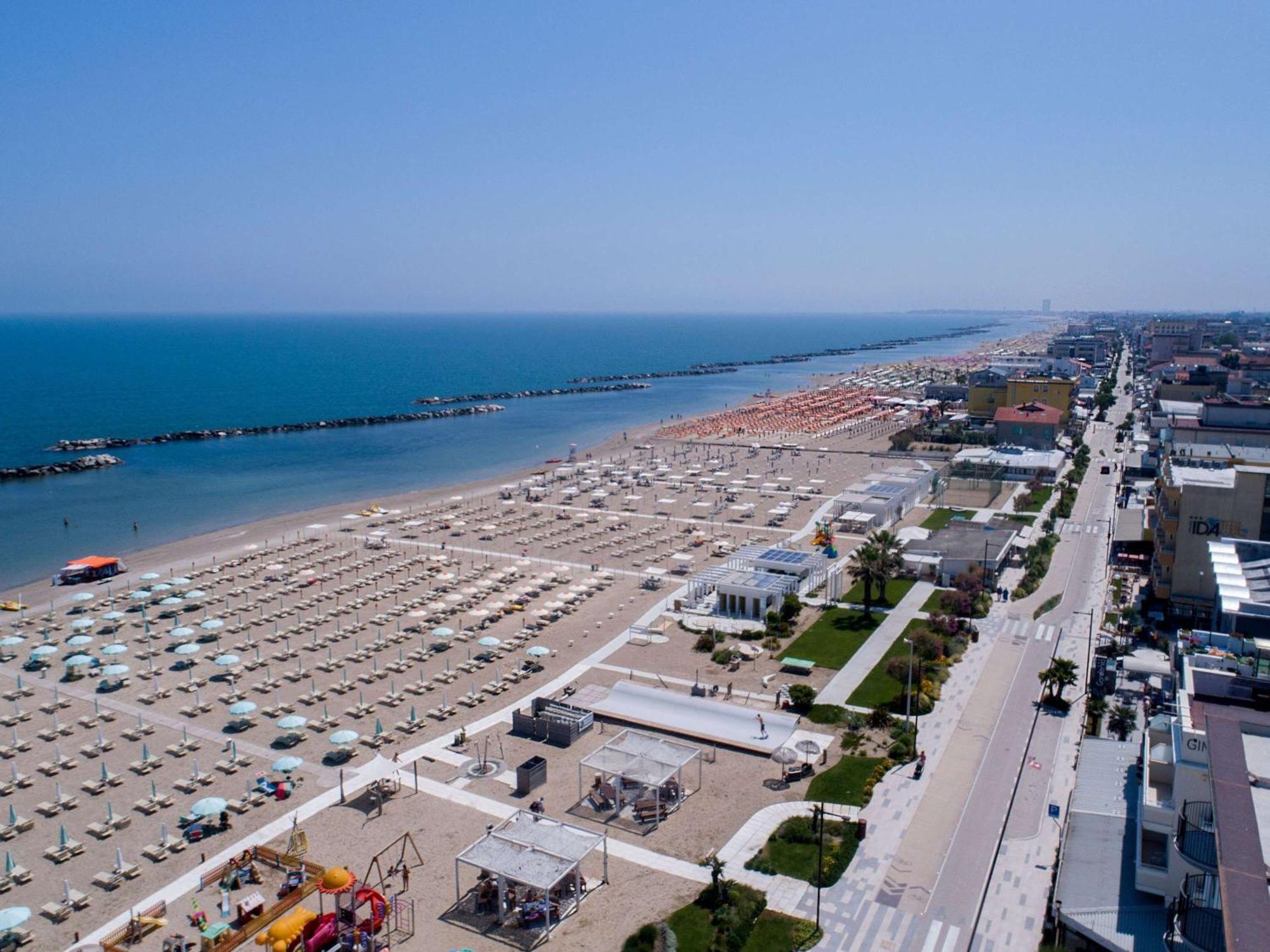 Mercure Hotel Rimini Artis Exteriör bild