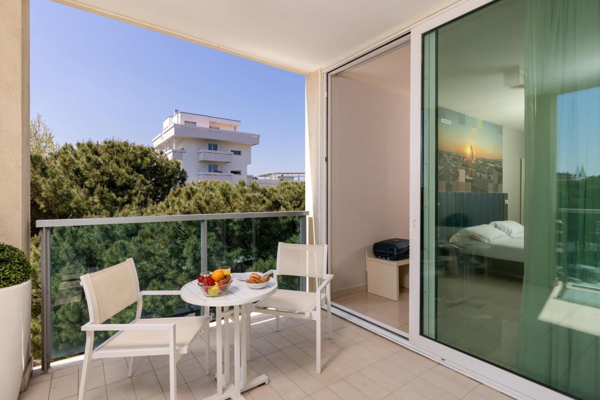 Mercure Hotel Rimini Artis Exteriör bild