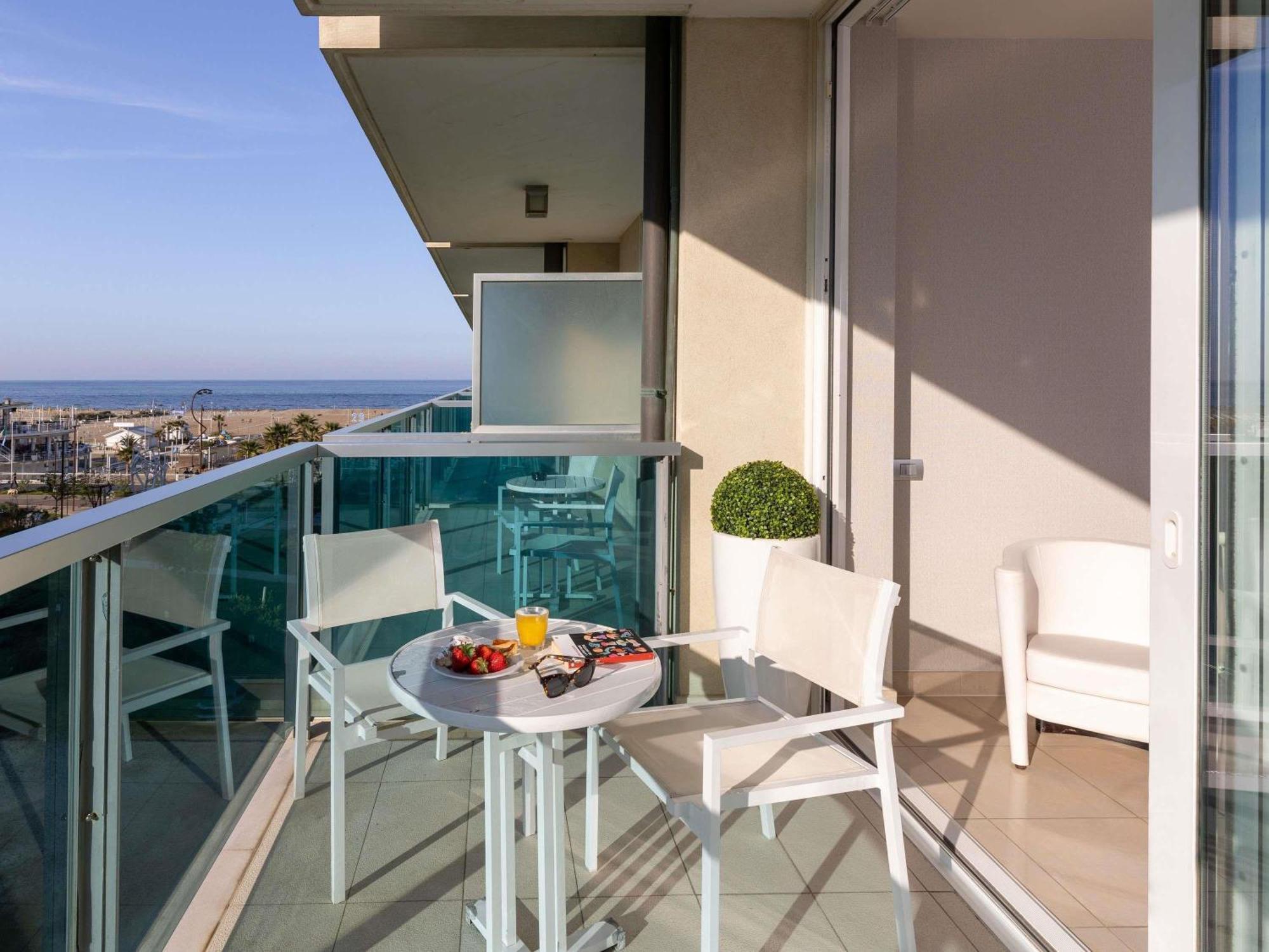 Mercure Hotel Rimini Artis Exteriör bild