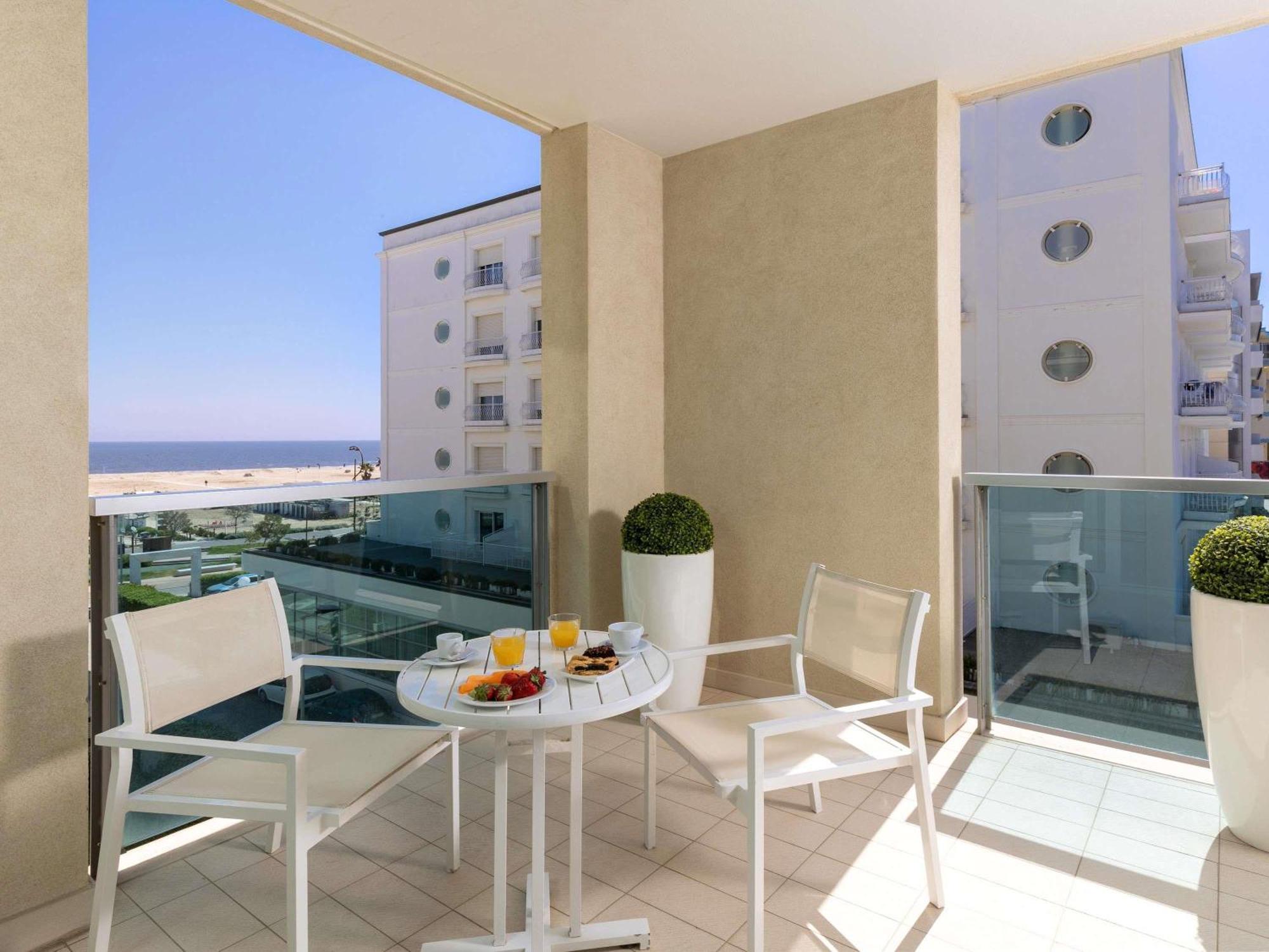Mercure Hotel Rimini Artis Exteriör bild